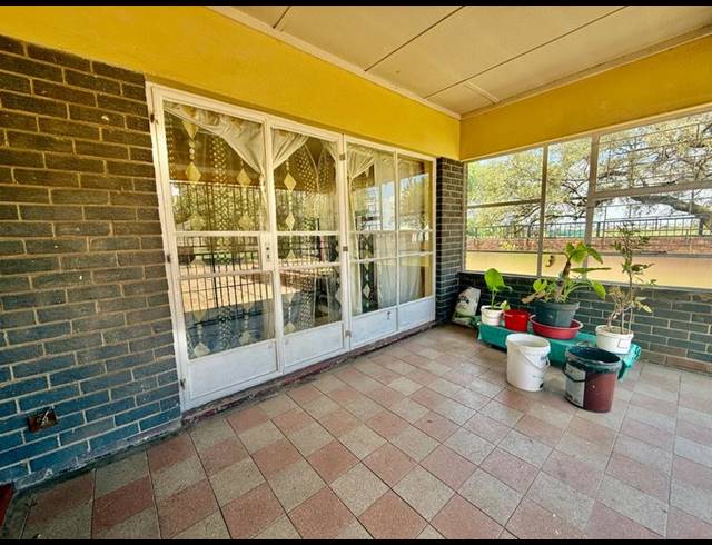 3 BEDROOM HOUSE FOR SALE IN VANDERBIJLPARK CE 3